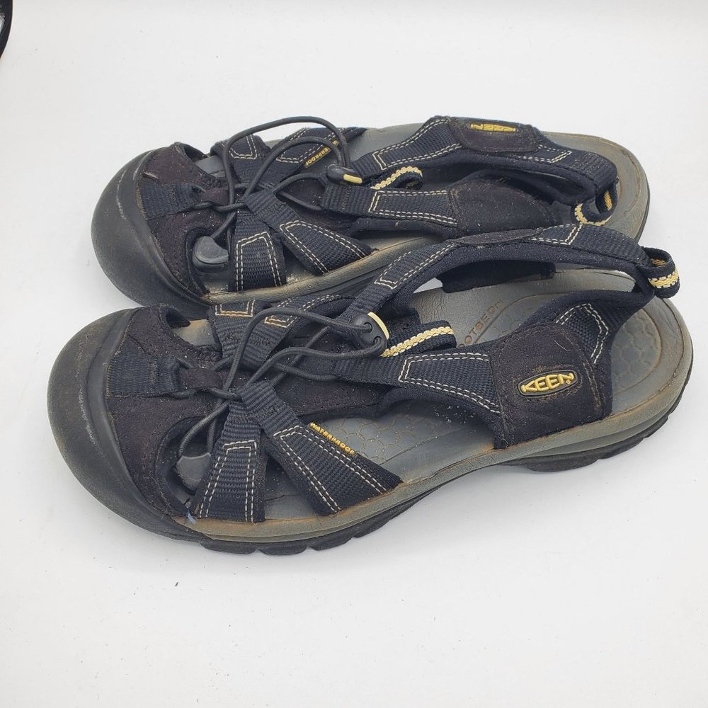 Keen Mens size 8.5 Reflective Black water Hiking Walking Sandal